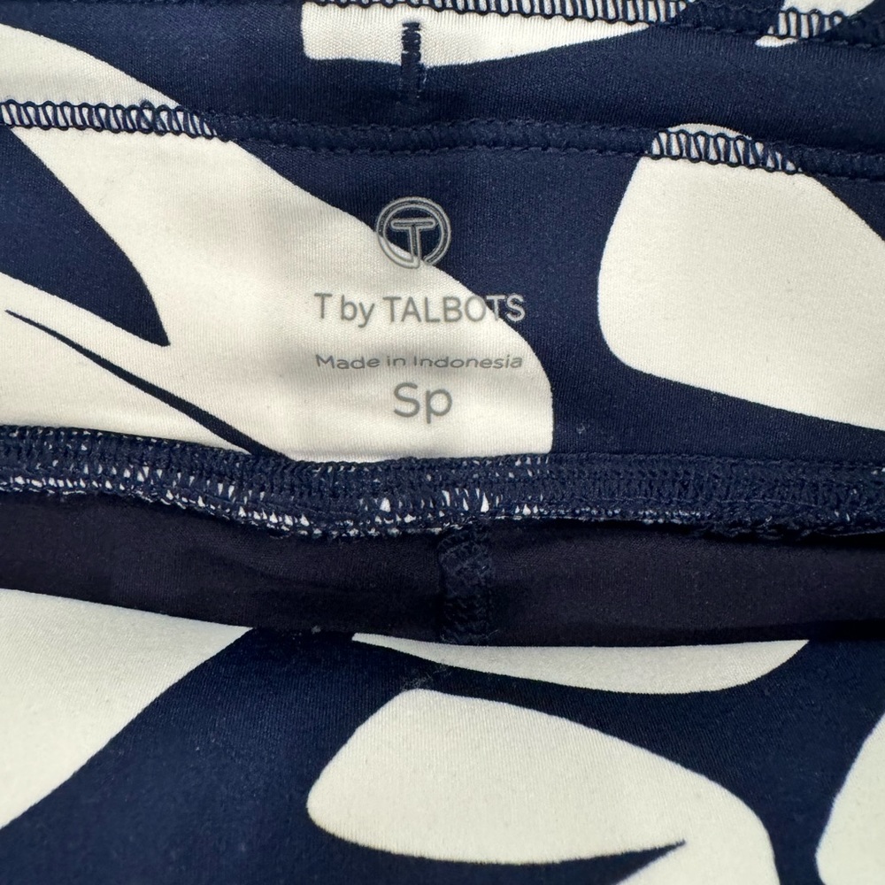 NWT T by Talbots Performance Interlock Skort Size SP - Picture 4 of 10